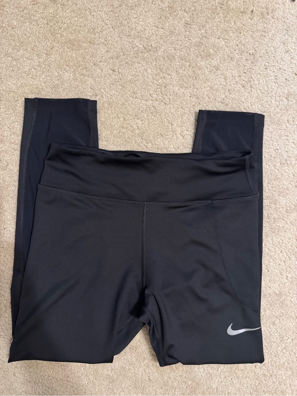 Nike Black Women’s Medium Swoosh Active Leggings